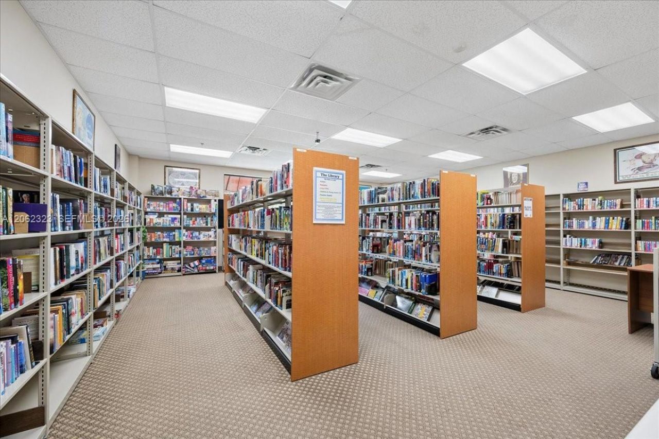 800 S Hollybrook Dr, Unit 205, Pembroke Pines, FL 33025 Photo