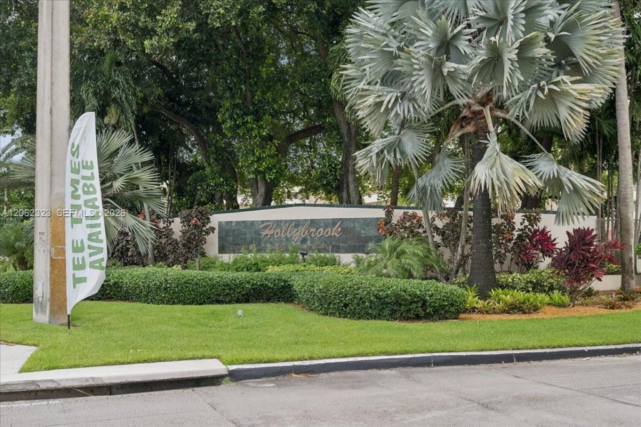 800 S Hollybrook Dr, Unit 205, Pembroke Pines, FL 33025 Photo