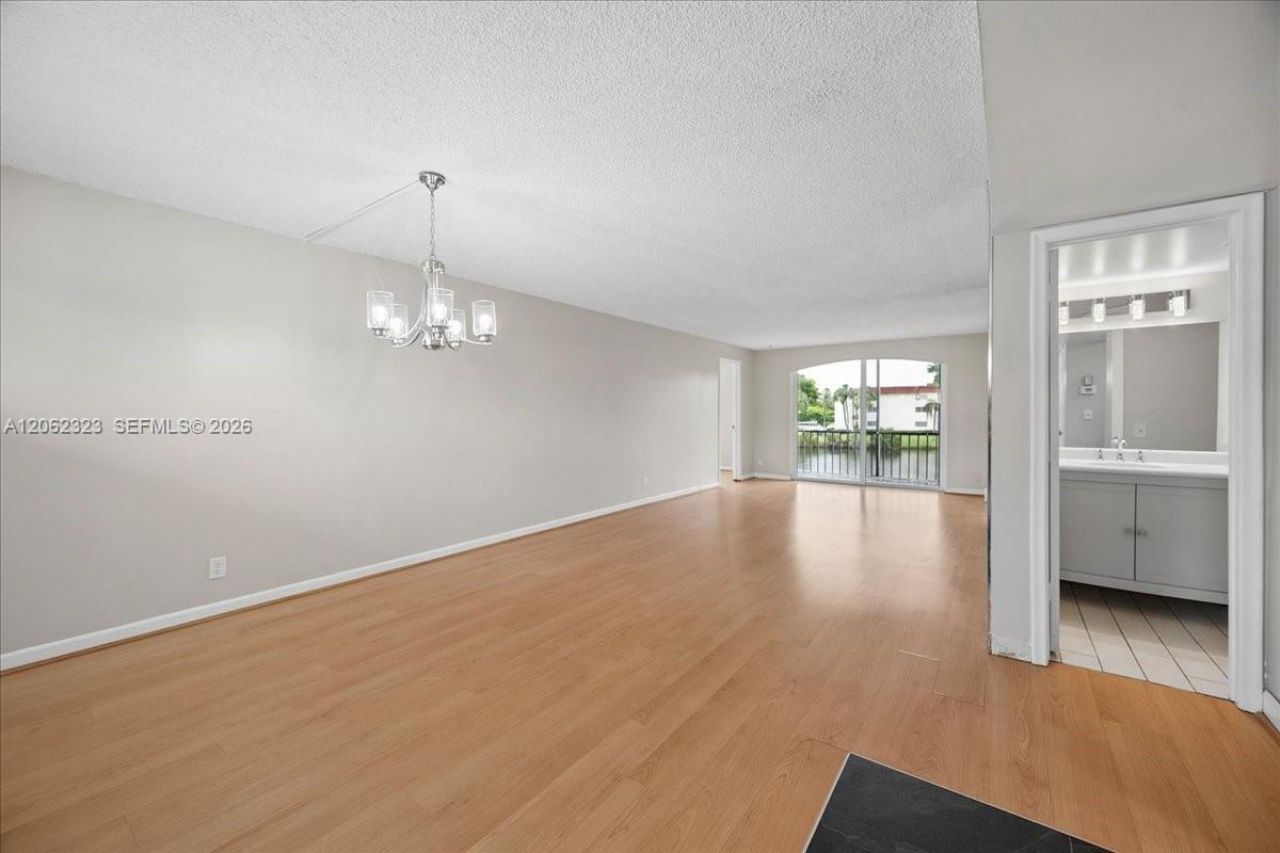 800 S Hollybrook Dr, Unit 205, Pembroke Pines, FL 33025 Photo