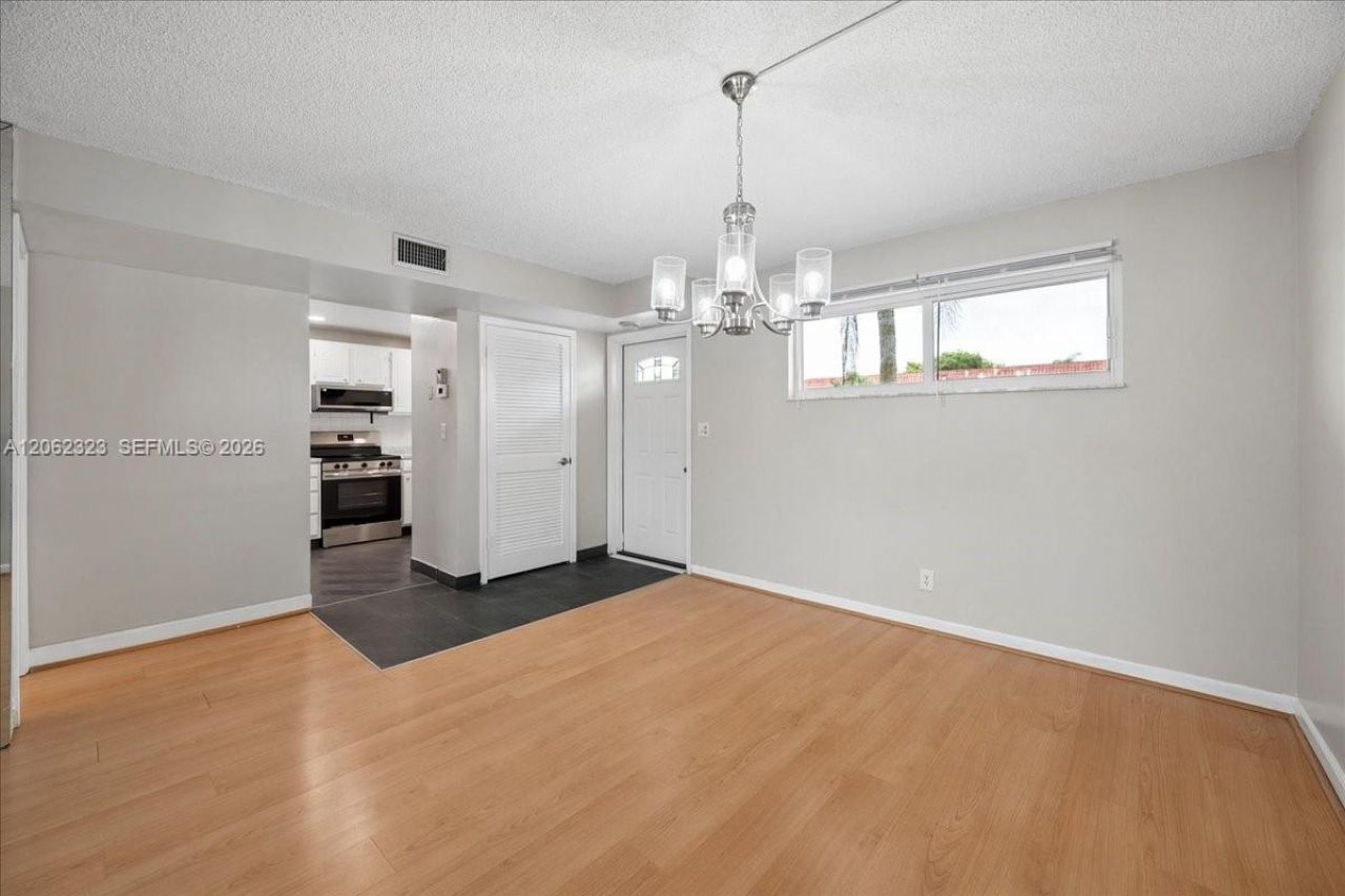 800 S Hollybrook Dr, Unit 205, Pembroke Pines, FL 33025 Photo