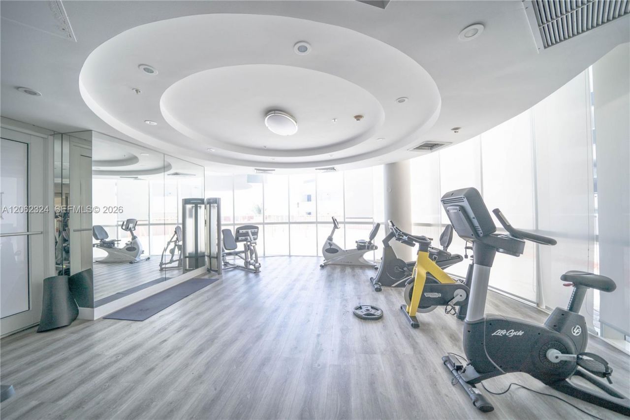 6301 Collins Ave , Unit 2802, Miami Beach, FL 33141 Photo