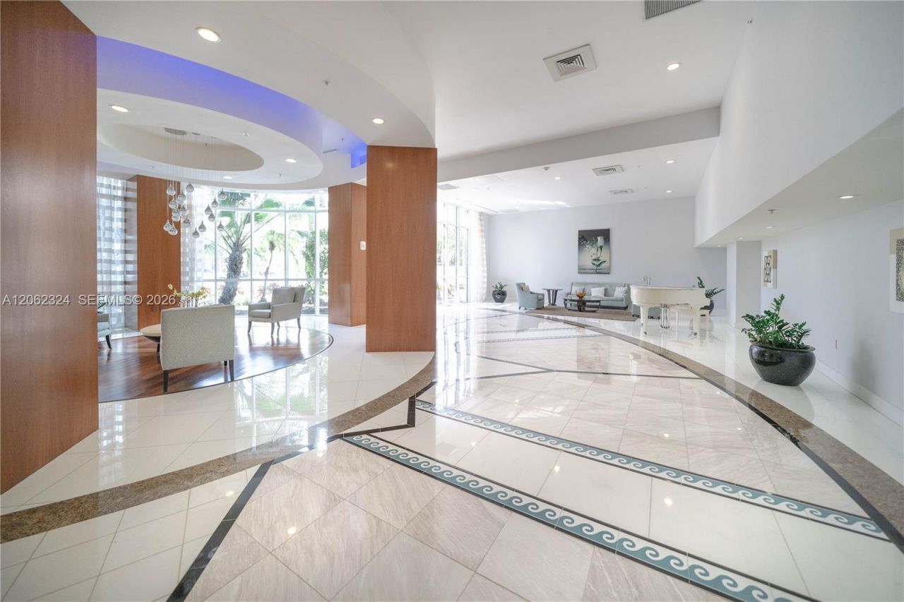 6301 Collins Ave , Unit 2802, Miami Beach, FL 33141 Photo