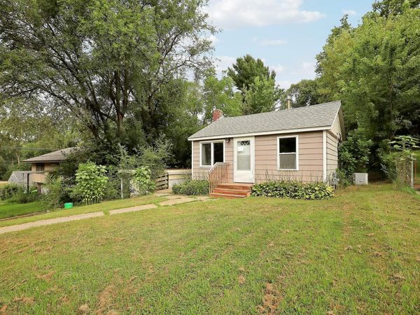6230 7th Street N, Oakdale, MN 55128
