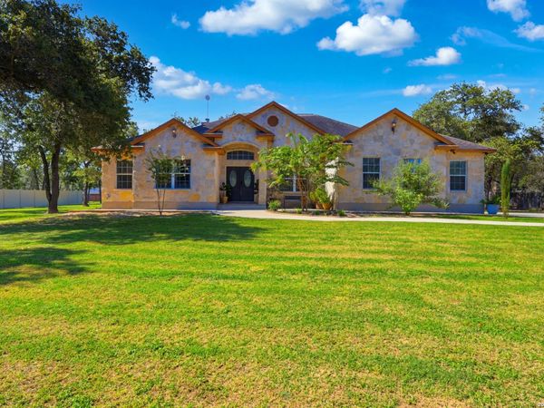 228 county road 6864, Natalia, TX 78059