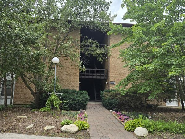 5544 E Lake Drive , Unit 76-D, Lisle, IL 60532