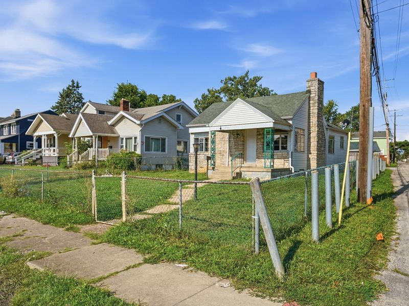 571 S Hague Avenue , Columbus, OH 43204 Photo 3