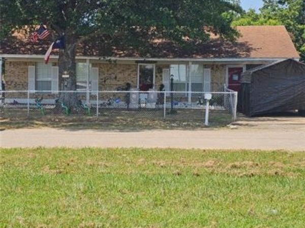 2102 Wimberly Drive , Brookston, TX 75421