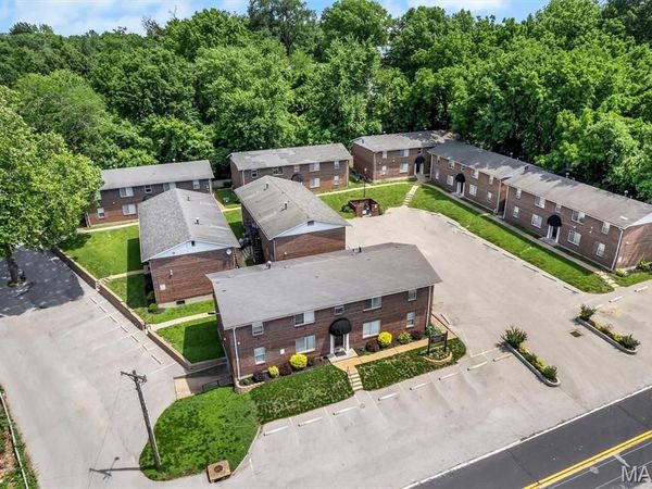 245 Chambers Road, Riverview, MO 63137
