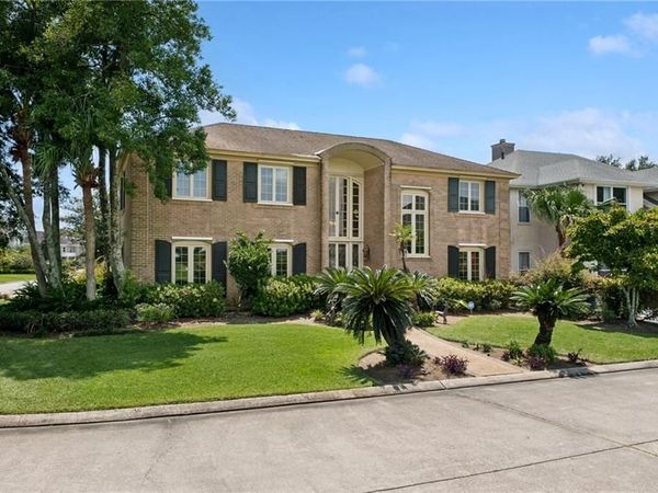77 LAKEWOOD ESTATES Drive , New Orleans, LA 70131