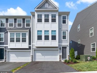18277 SUMMIT POINTE DRIVE, TRIANGLE, VA 22172
