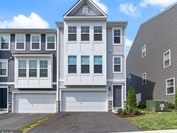 18277 SUMMIT POINTE DRIVE, TRIANGLE, VA 22172