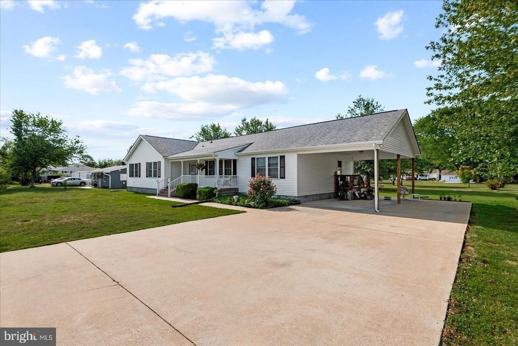 107 Bonnie Del Drive, Colonial Beach, VA 22443 Main Photo
