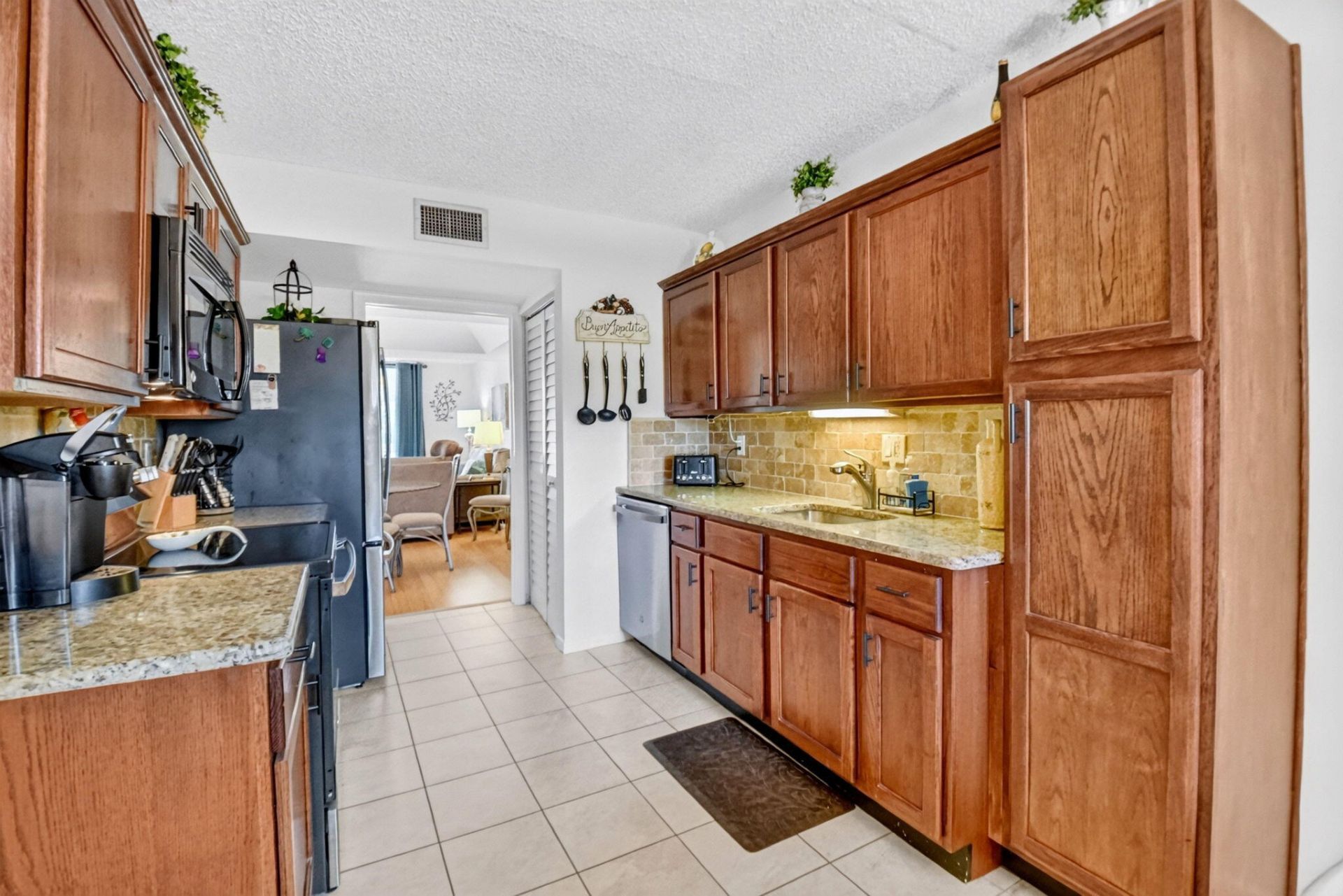 3425 Via Poinciana, Unit 201, Lake Worth, FL 33467 Photo