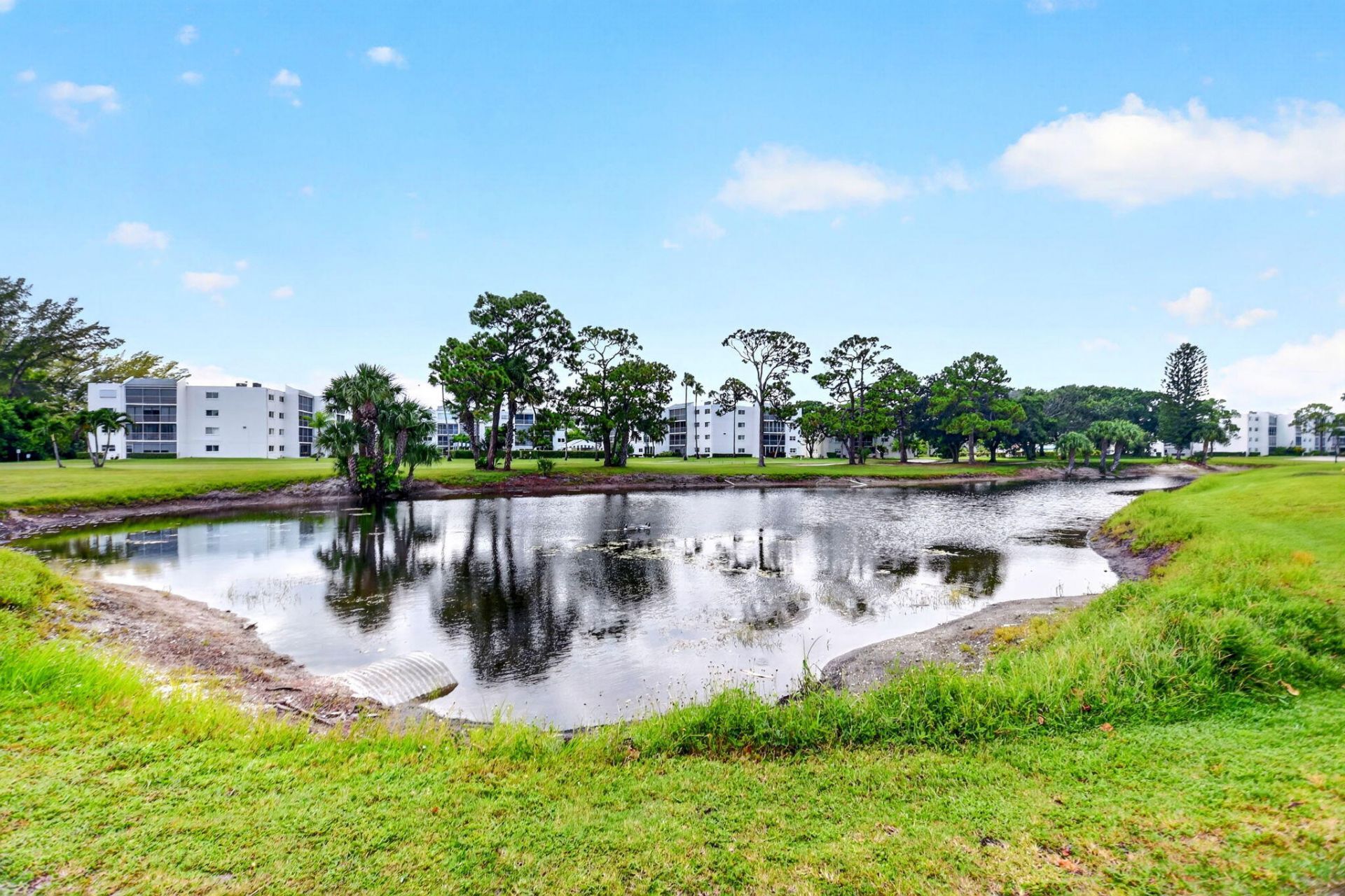 3425 Via Poinciana, Unit 201, Lake Worth, FL 33467 Photo