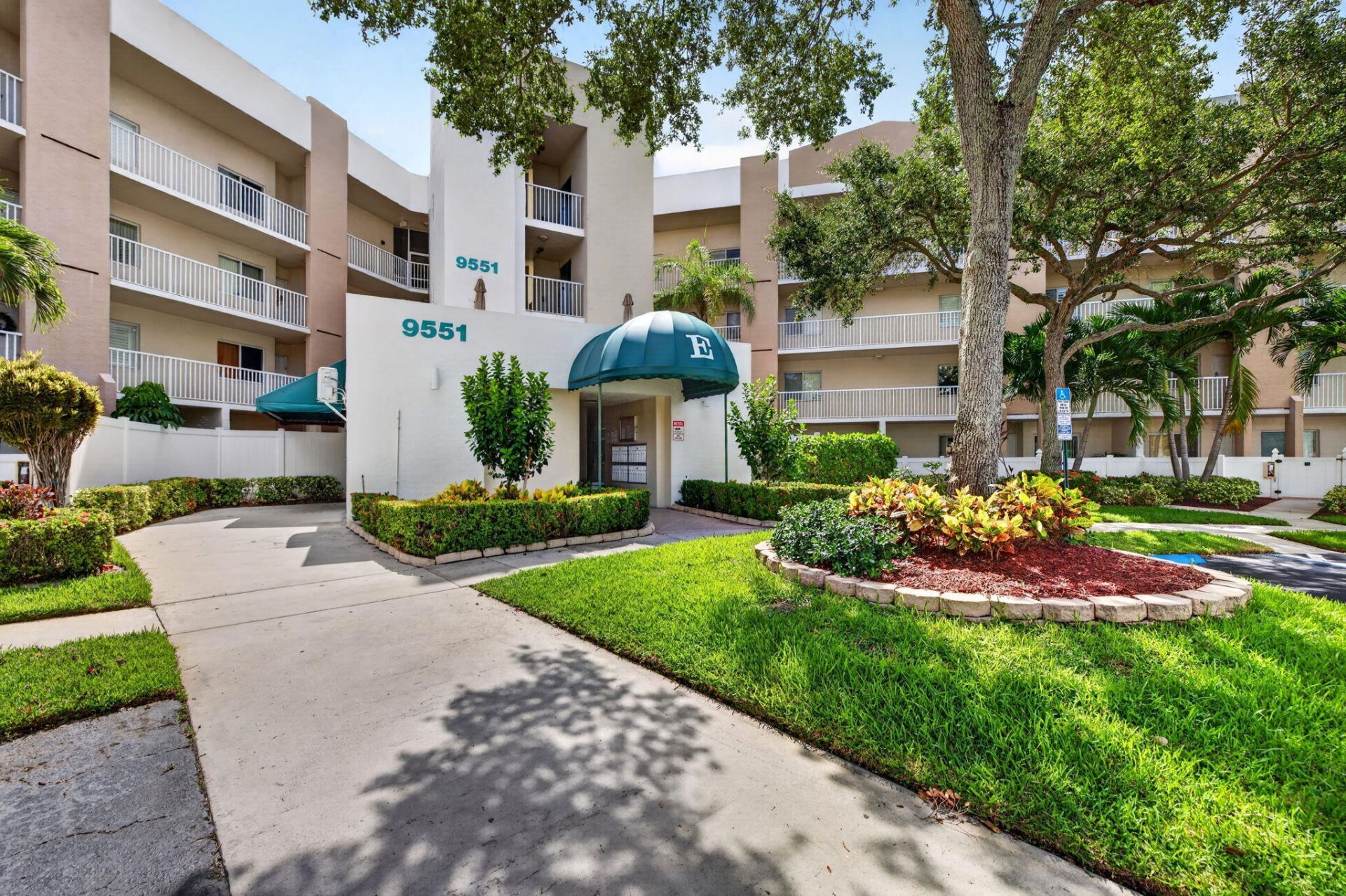 9551 Weldon Circle, Unit E212, Tamarac, FL 33321 Photo
