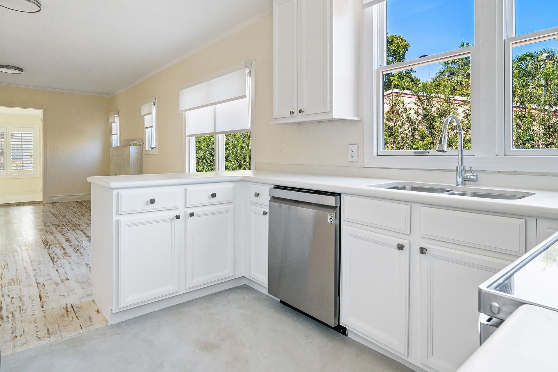813 Avon Road, West Palm Beach, FL 33401 Photo