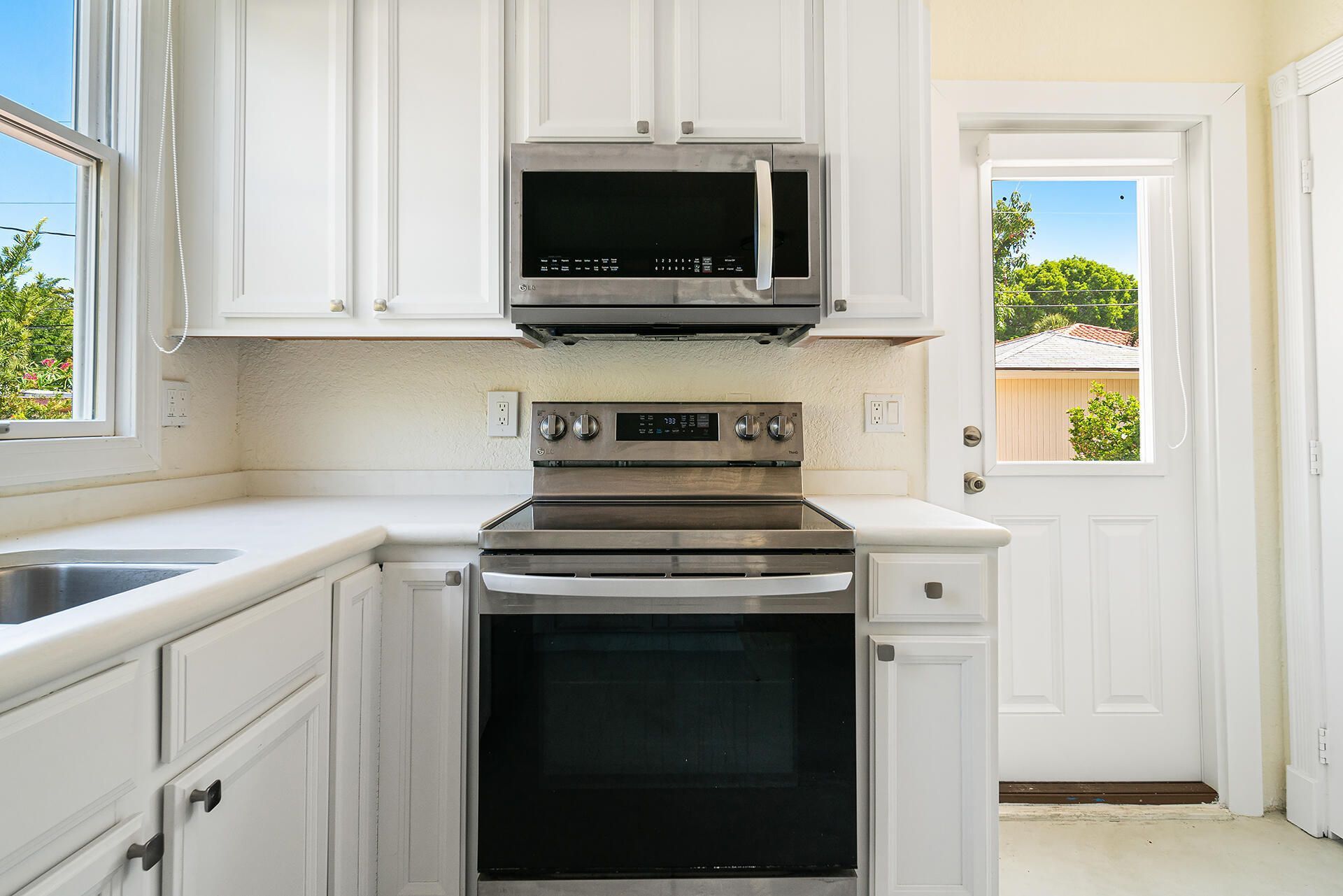 813 Avon Road, West Palm Beach, FL 33401 Photo