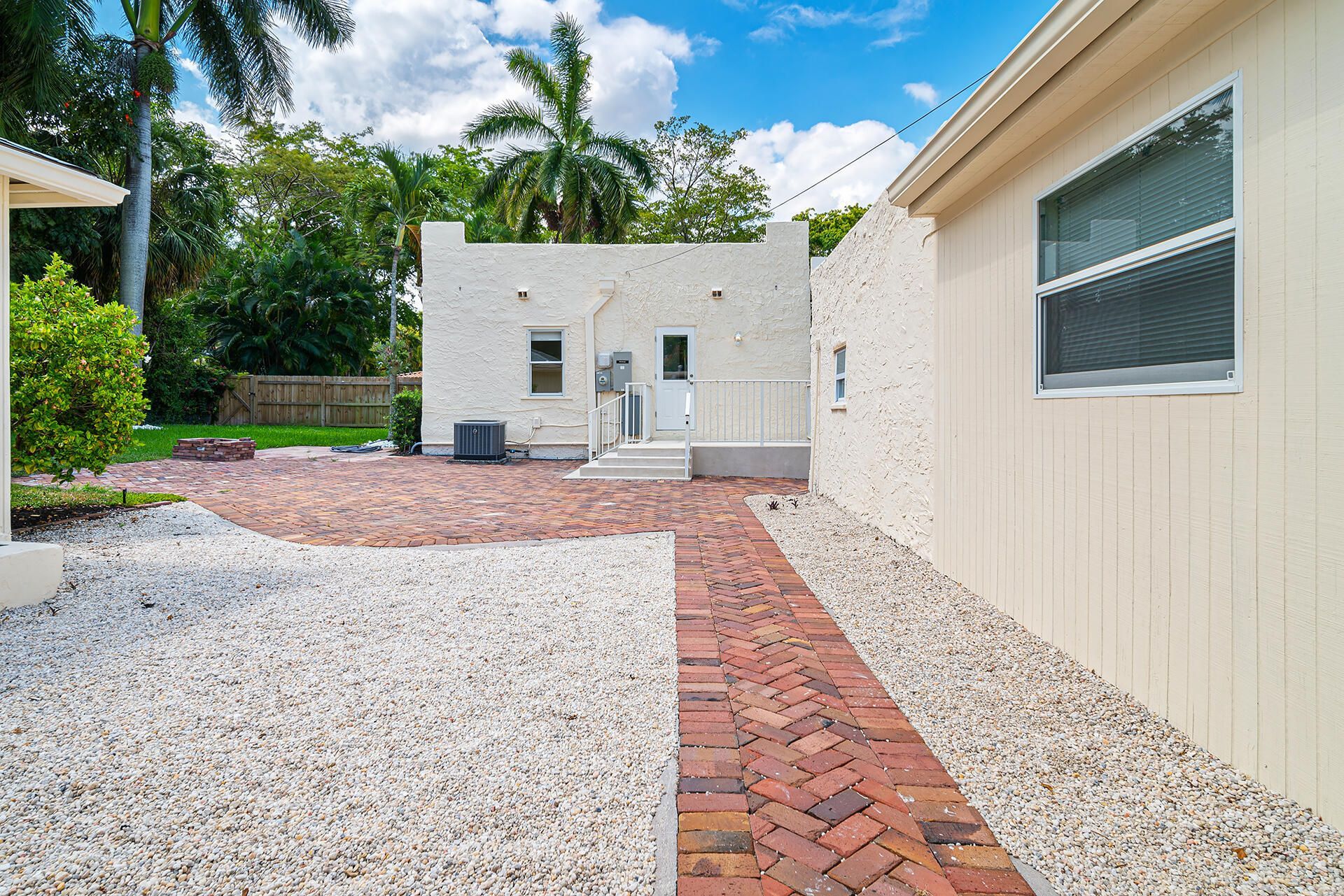 813 Avon Road, West Palm Beach, FL 33401 Photo