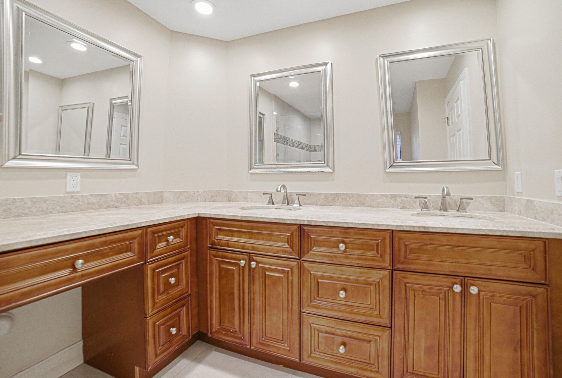85 Pelican Pointe Drive, Unit 203, Delray Beach, FL 33483 Photo