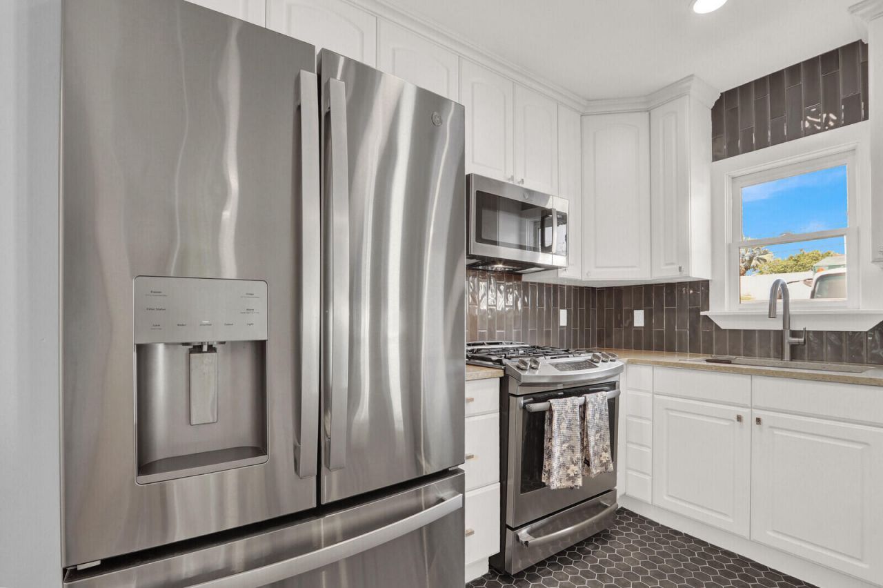 217 S Federal Highway, Lake Worth Beach, FL 33460 Photo