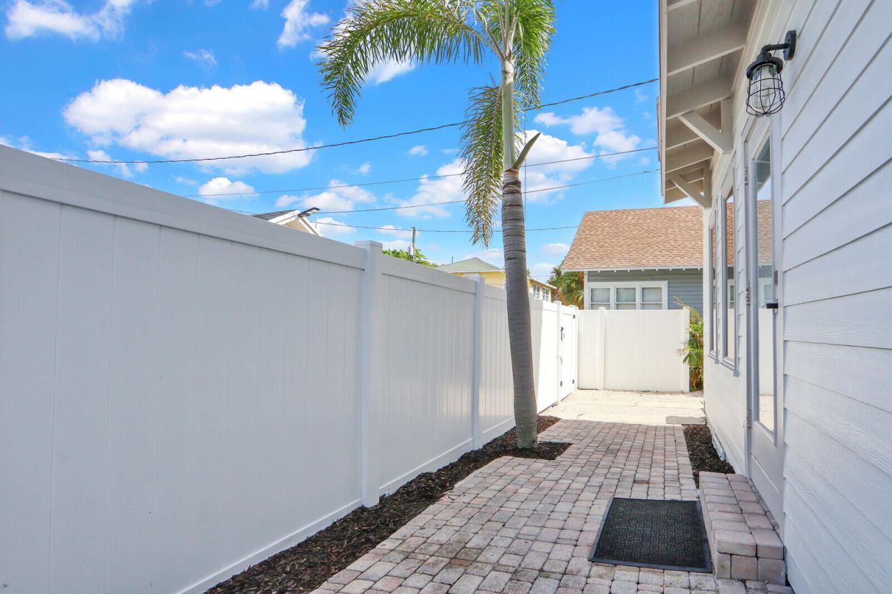 217 S Federal Highway, Lake Worth Beach, FL 33460 Photo