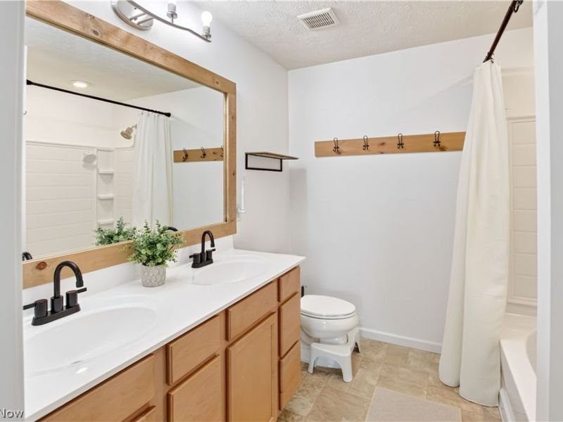 515 Mitchell Court , Lagrange, OH 44050 Photo 23