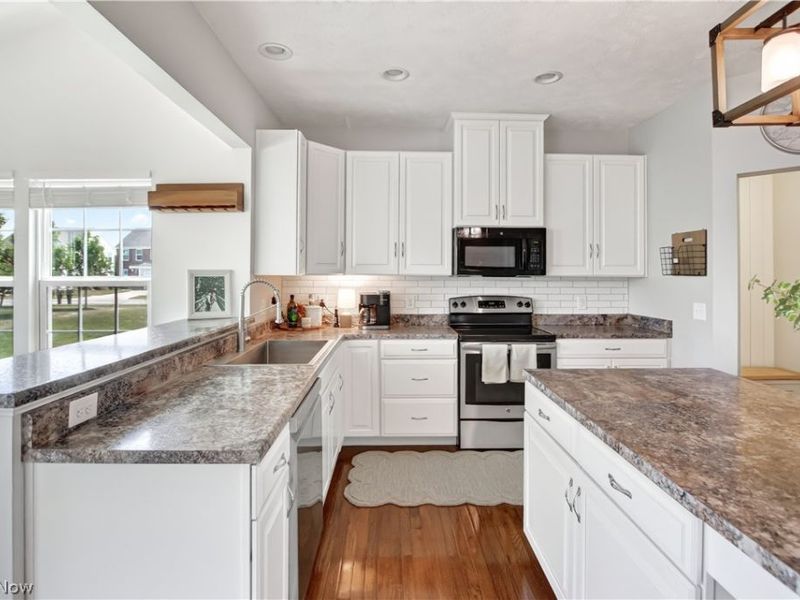 515 Mitchell Court , Lagrange, OH 44050 Photo 5