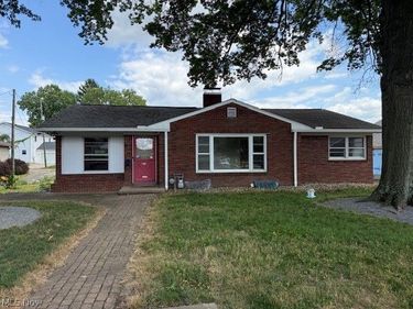 815 3rd Street SW, New Philadelphia, OH 44663