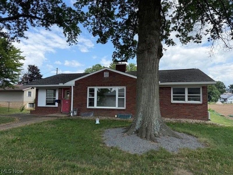 815 3rd Street SW, New Philadelphia, OH 44663 Photo 2