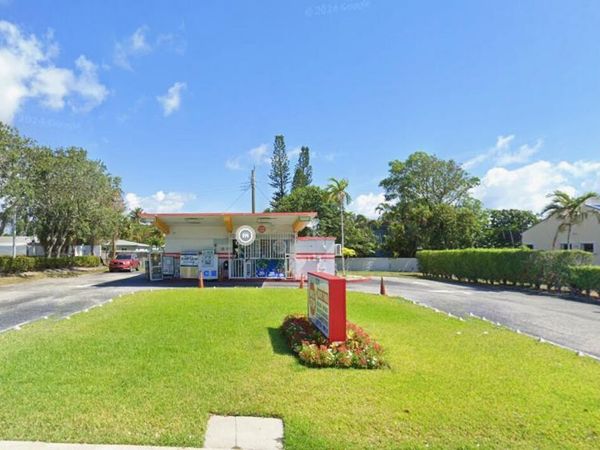 121 E Woolbright Road, Boynton Beach, FL 33474