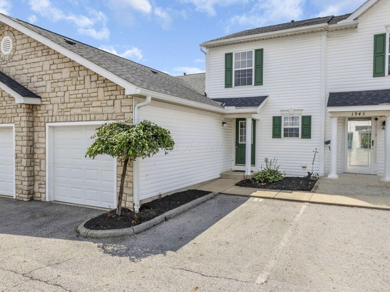 1945 Bashan Drive, Columbus, OH 43228 Photo 2