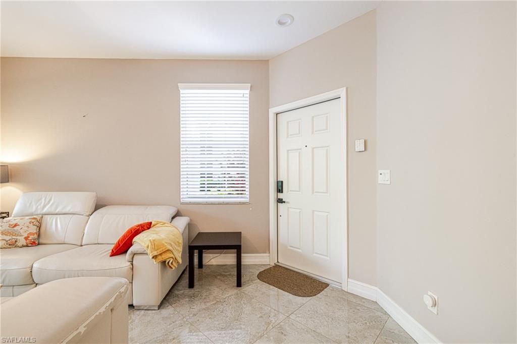 3735 Fieldstone Blvd , Unit 903, Naples, FL 34109 Photo