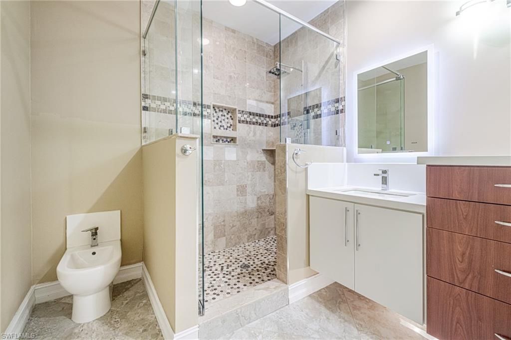 3735 Fieldstone Blvd , Unit 903, Naples, FL 34109 Photo