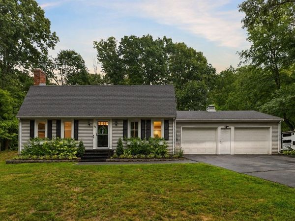 148 Upton Rd, Westborough, MA 01581