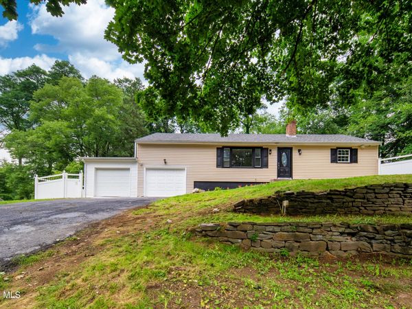 1 Gilmore Terrace, Guilderland, NY 12303