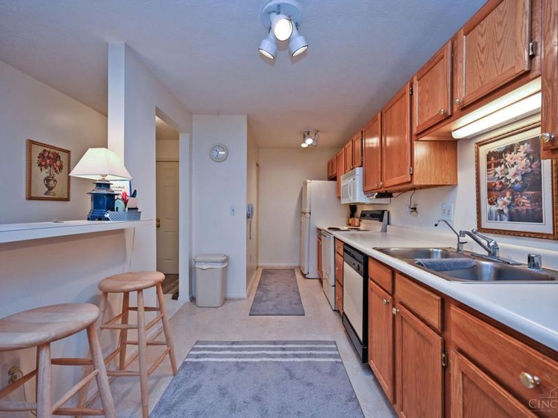 7382 Ridgepoint Drive, Unit 7, Cincinnati, OH 45230 Photo 14