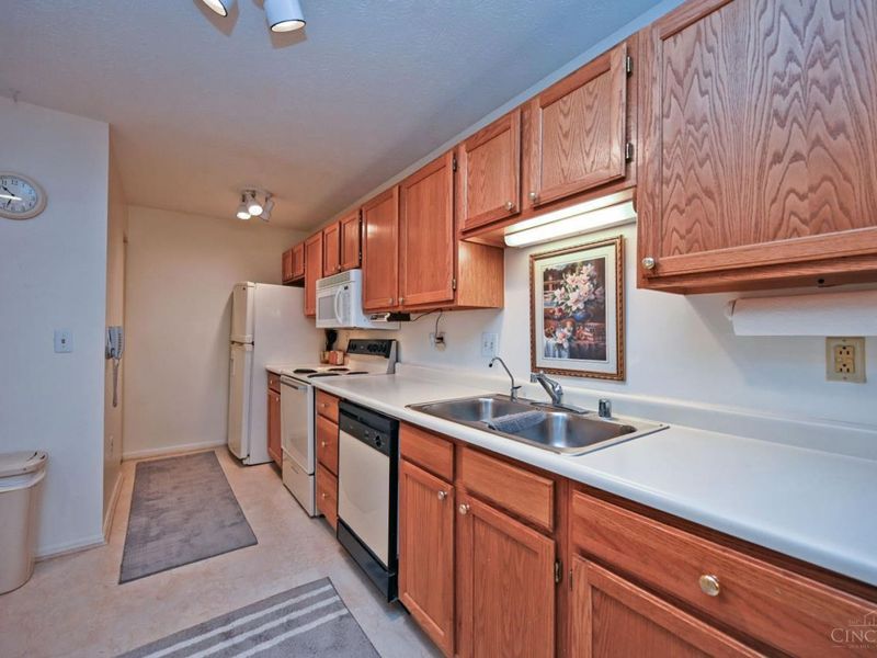 7382 Ridgepoint Drive, Unit 7, Cincinnati, OH 45230 Photo 15