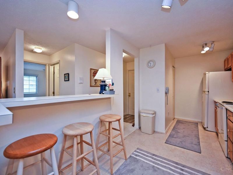 7382 Ridgepoint Drive, Unit 7, Cincinnati, OH 45230 Photo 16
