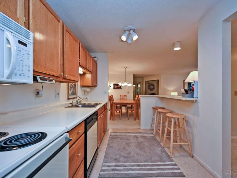 7382 Ridgepoint Drive, Unit 7, Cincinnati, OH 45230 Photo 17