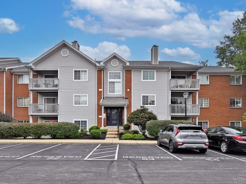 7382 Ridgepoint Drive, Unit 7, Cincinnati, OH 45230 Photo 2