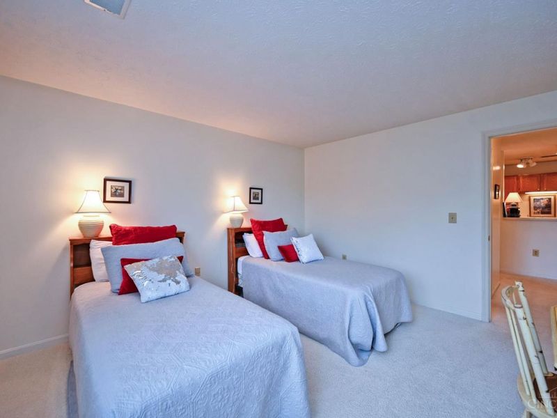 7382 Ridgepoint Drive, Unit 7, Cincinnati, OH 45230 Photo 26