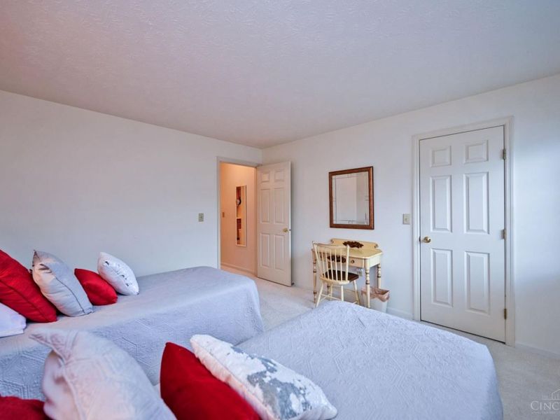 7382 Ridgepoint Drive, Unit 7, Cincinnati, OH 45230 Photo 27