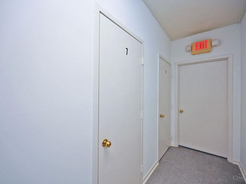 7382 Ridgepoint Drive, Unit 7, Cincinnati, OH 45230 Photo 39