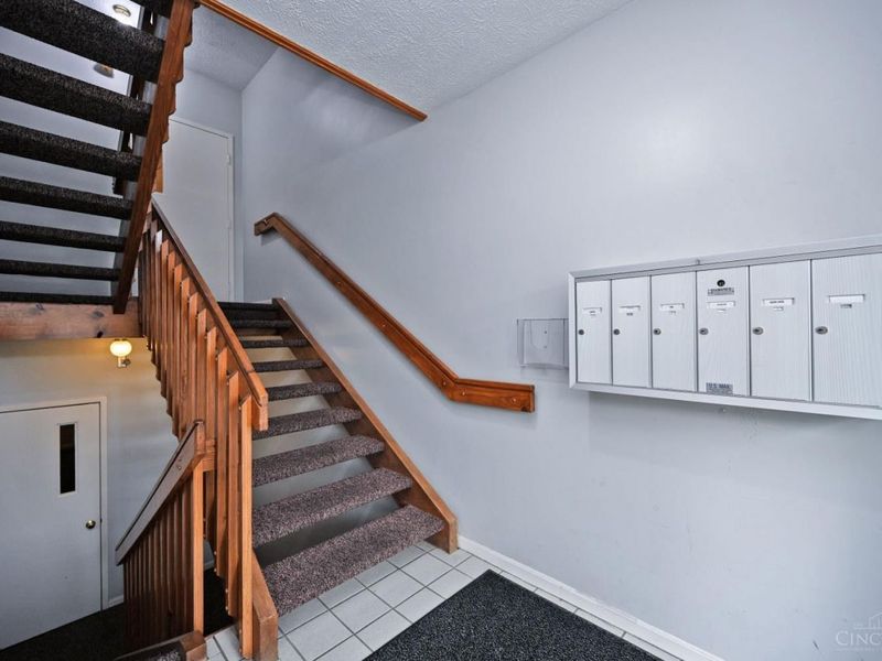 7382 Ridgepoint Drive, Unit 7, Cincinnati, OH 45230 Photo 5