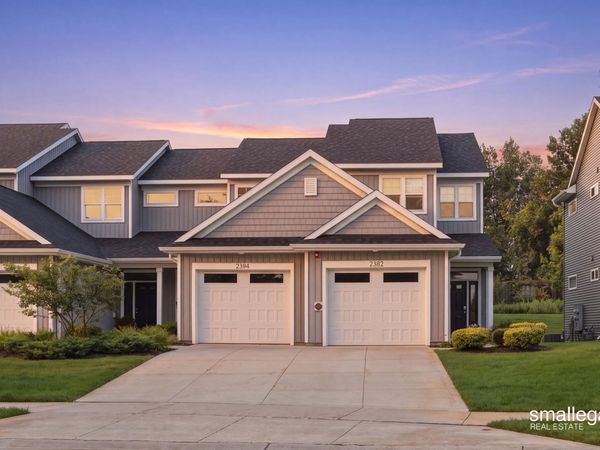 2382 Watertown Way NE, Grand Rapids, MI 49505
