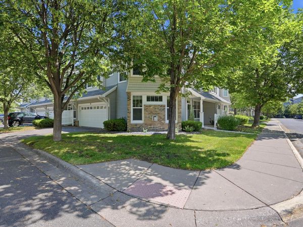 1601 Woodlynn Avenue, Unit 4, Maplewood, MN 55109