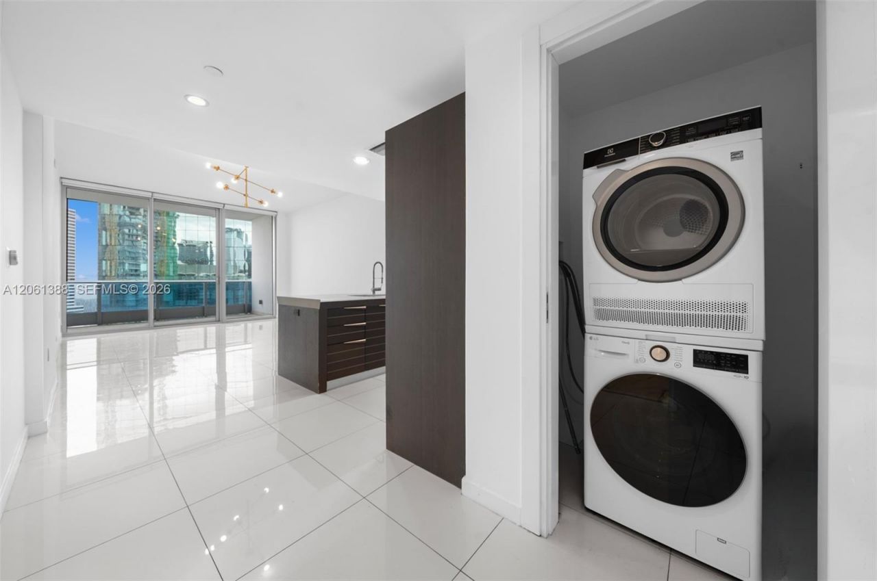 200 Biscayne Boulevard Way , Unit 4409, Miami, FL 33131 Photo