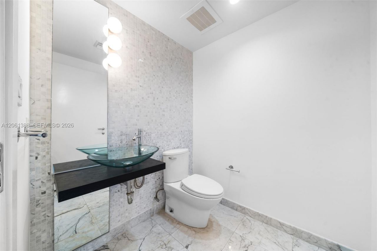 200 Biscayne Boulevard Way , Unit 4409, Miami, FL 33131 Photo