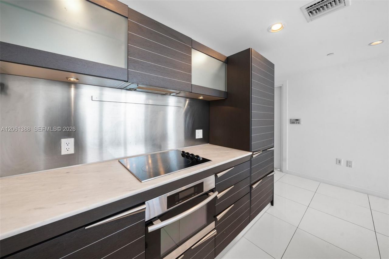 200 Biscayne Boulevard Way , Unit 4409, Miami, FL 33131 Photo