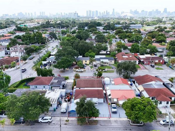 1055 NW 32nd Ct , Miami, FL 33125